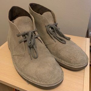 Clarks Collection tan/taupe suede Chukka boots - mens size 8